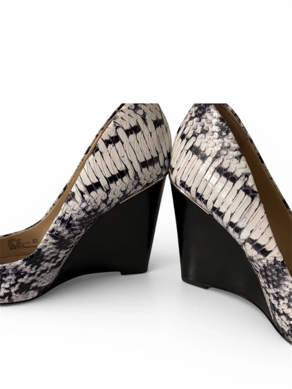 Coach Snakeskin Orchard Wedge Heels - 8.5 - Picture 4 of 6